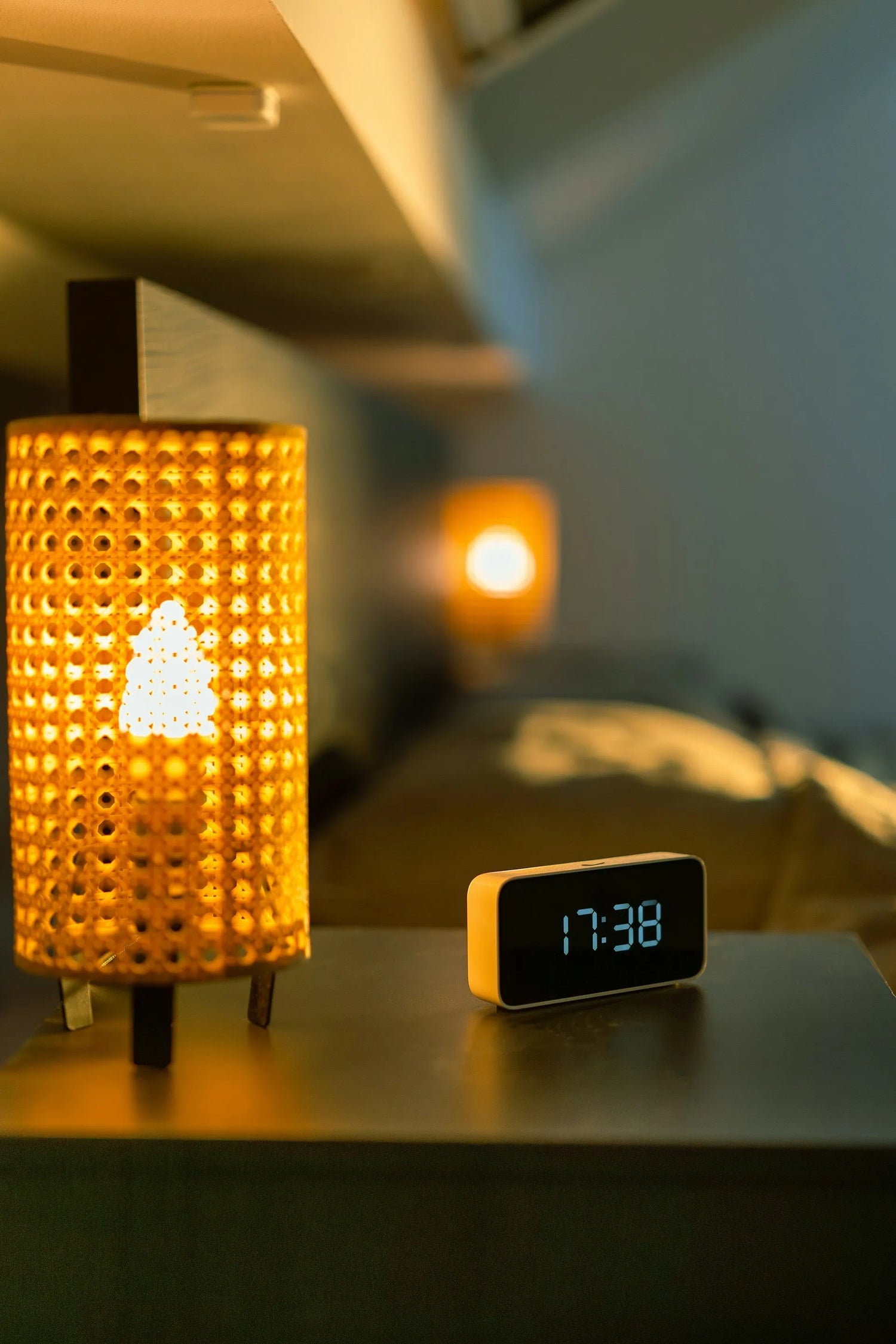 lampe de chevet en rotin