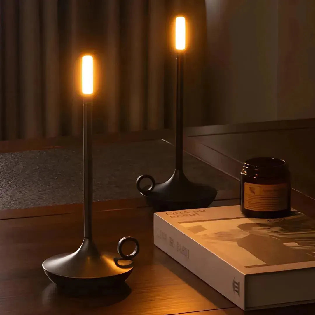 2 Lampe Bougie LED tactile CandleLight style bougie avec finitions métalliques.