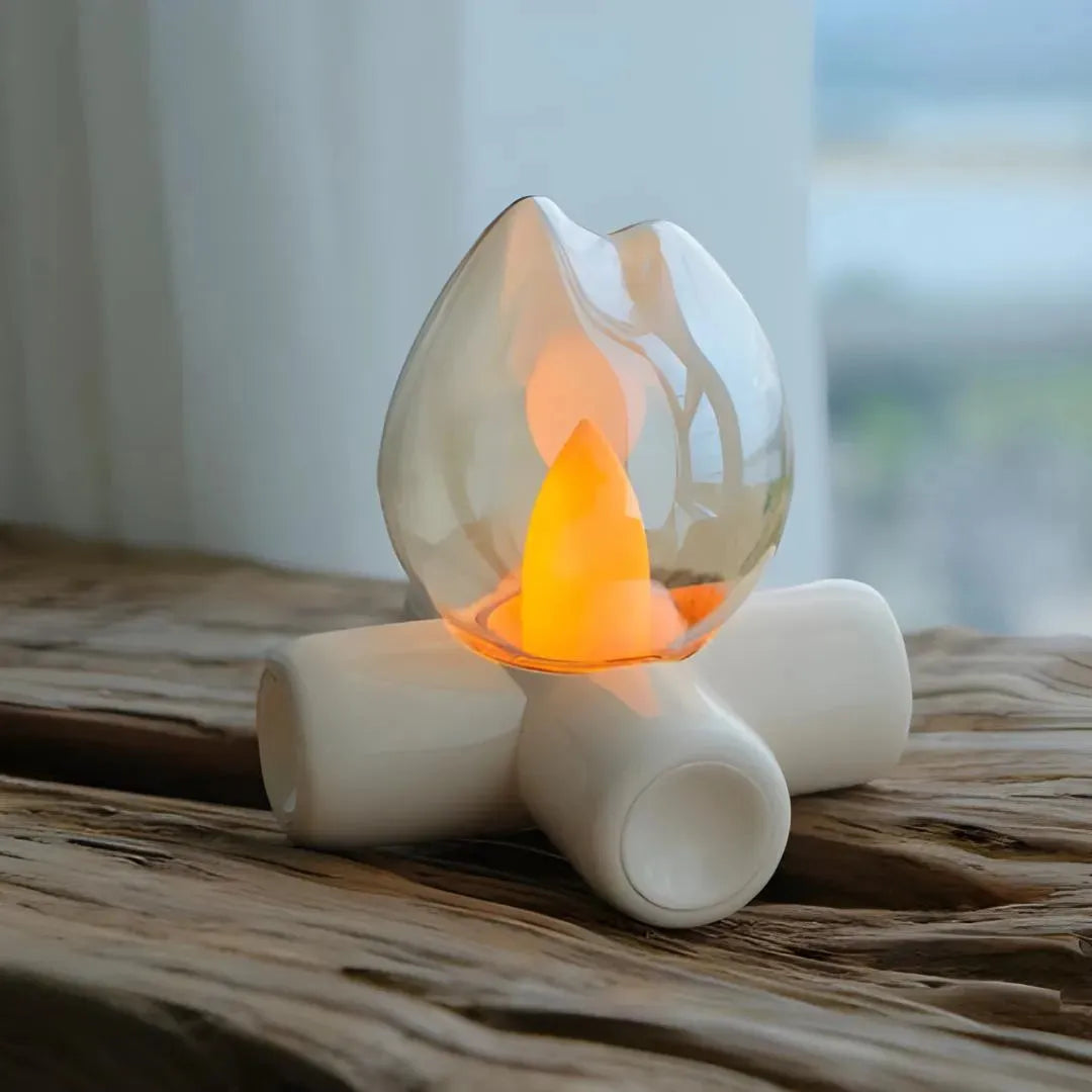 lampe flamme posée sur matériau de bois pour un effet rustique