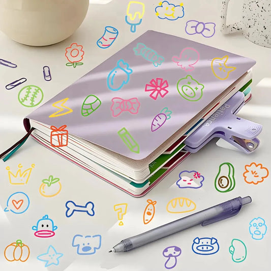 Stickers déco autocollant appliqués sur un carnet violet avec stylisation graphique