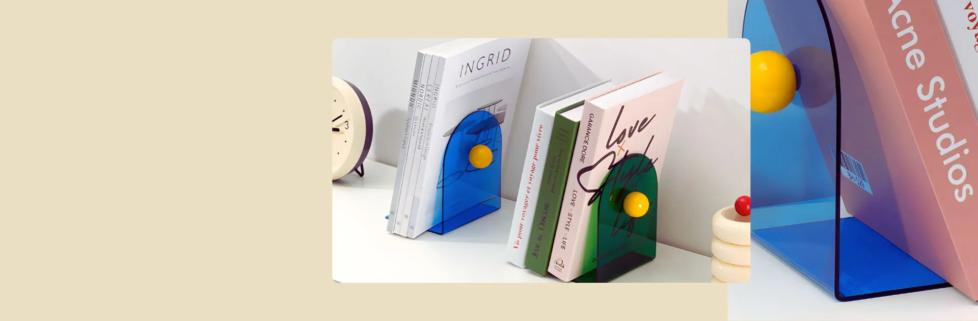 bannière mise en avant blocs livre en plastique polymère un vert et un bleu, avec boule jaune