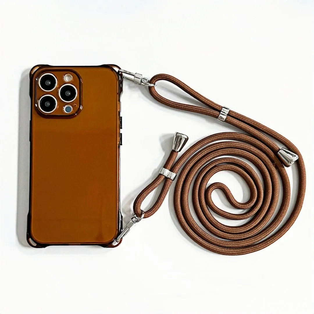 Coque iPhone marron avec cordon long disposée à plat sur fond blanc