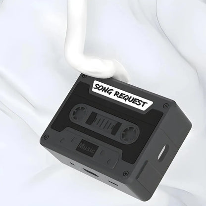 Étui AirPods cassette noire suspendu, texture silicone souple