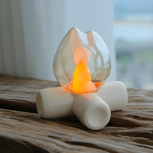lampe flamme posée sur matériau de bois pour un effet rustique