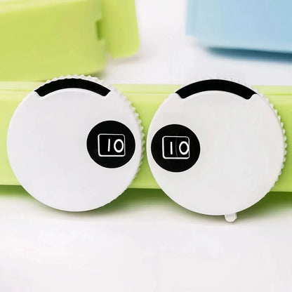 Détail des molettes de date sur clip alimentaire hermétique, design yeux
