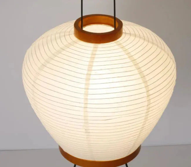 zoom sur tête de lampe akari noguchi A3 en papier Tripod